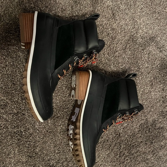 sorel boots - Picture 6 of 7